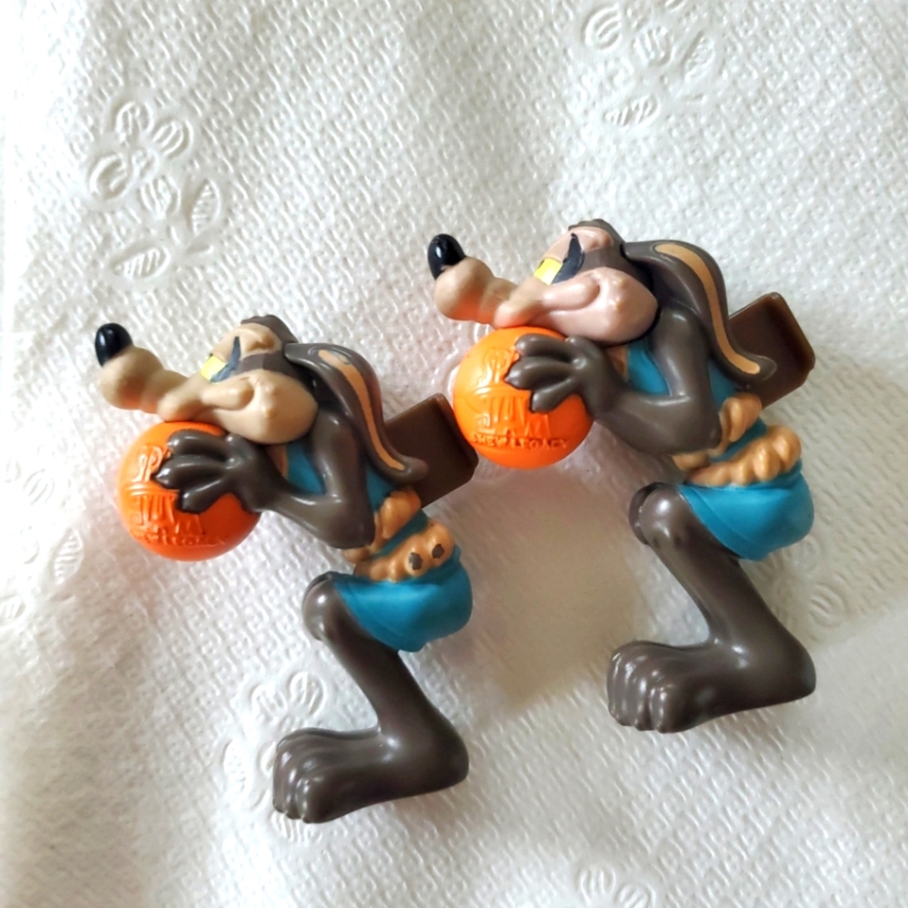 (2) Wile E. Coyote Space Jam‎ 2021 McDonalds Toys 4"